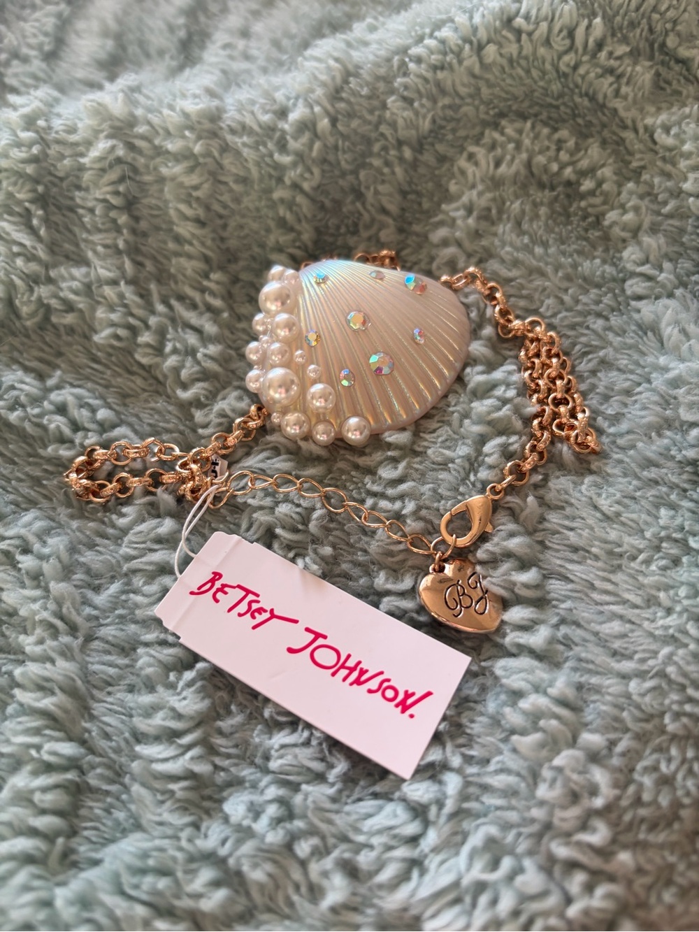 Betsey Johnson Shell Pendant Necklace